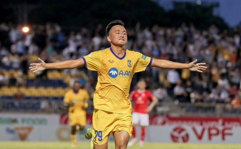 Chính thức: Cựu hậu vệ ĐT Việt Nam chính thức treo giày